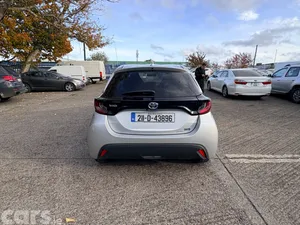 Toyota Yaris Hatchback, Petrol Hybrid, 2021, Silver