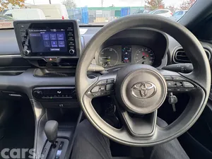 Toyota Yaris Hatchback, Petrol Hybrid, 2021, Silver