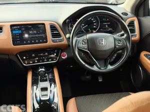 Honda Vezel Estate, Petrol Hybrid, 2018, White
