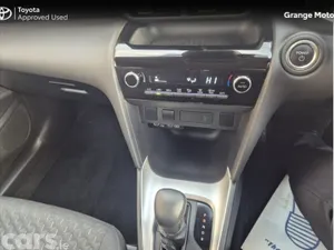 Toyota Yaris Cross Hatchback, Petrol Hybrid, 2026, Green