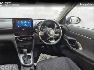 Toyota Yaris Cross Hatchback, Petrol Hybrid, 2026, Green
