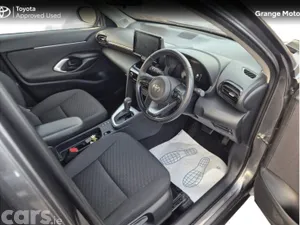 Toyota Yaris Cross Hatchback, Petrol Hybrid, 2025, Grey