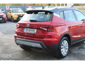 SEAT Arona Hatchback, Petrol, 2019, Red
