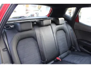 SEAT Arona Hatchback, Petrol, 2019, Red