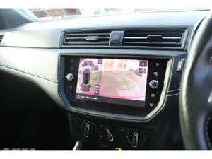 SEAT Arona Hatchback, Petrol, 2019, Red