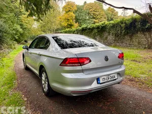 Volkswagen Passat Saloon, Diesel, 2017, Silver