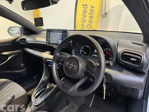 Toyota Yaris Hatchback, Petrol Hybrid, 2023, White