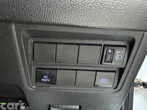 Toyota Yaris Hatchback, Petrol Hybrid, 2023, White