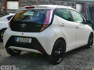 Toyota Aygo Hatchback, Petrol, 2016, White