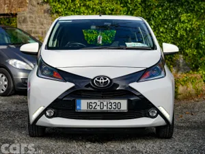 Toyota Aygo Hatchback, Petrol, 2016, White