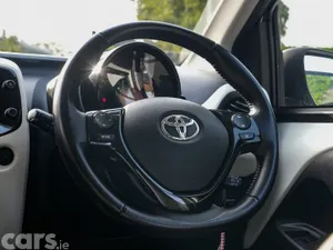 Toyota Aygo Hatchback, Petrol, 2016, White
