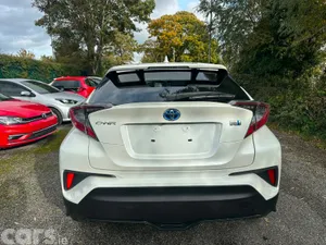 Toyota C-HR SUV, Petrol Hybrid, 2017, White