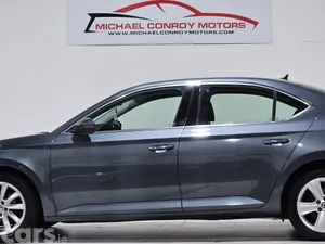 Skoda Superb Hatchback, Diesel, 2018, Grey