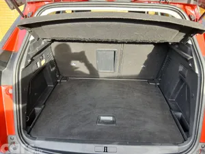 Peugeot 3008 MPV, Petrol, 2019, Red