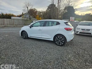 Renault Clio Hatchback, Petrol, 2022, White