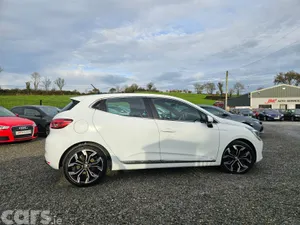 Renault Clio Hatchback, Petrol, 2022, White