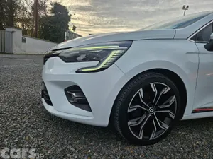 Renault Clio Hatchback, Petrol, 2022, White