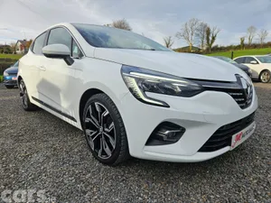 Renault Clio Hatchback, Petrol, 2022, White