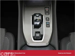 Nissan Qashqai SUV, Petrol Hybrid, 2026, Red