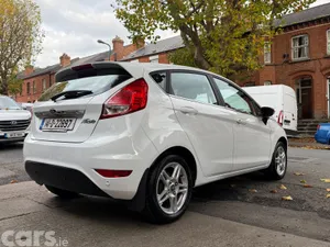 Ford Fiesta Hatchback, Petrol, 2014, White