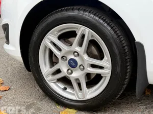 Ford Fiesta Hatchback, Petrol, 2014, White