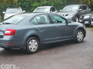 Skoda Octavia Saloon, Petrol, 2019, Grey