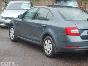 Skoda Octavia Saloon, Petrol, 2019, Grey