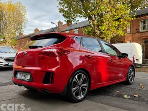 Kia Ceed Hatchback, Petrol, 2017, Red