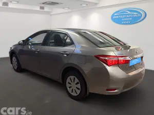 Toyota Corolla Saloon, Petrol, 2016, Beige