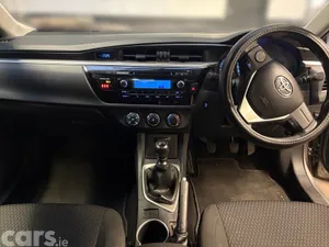 Toyota Corolla Saloon, Petrol, 2016, Beige