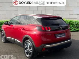 Peugeot 3008 MPV, Petrol, 2020, Red