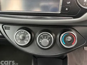 Toyota Yaris Hatchback, Petrol, 2016, Red