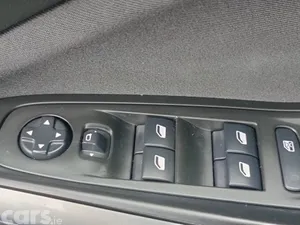 Opel Grandland X SUV, Diesel, 2019, White