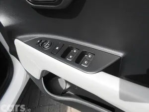 Kia Stonic SUV, Petrol, 2018, White