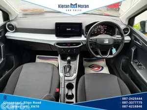 SEAT Arona Hatchback, Petrol, 2024, Green