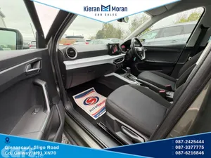 SEAT Arona Hatchback, Petrol, 2024, Green