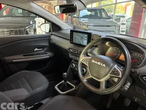 Dacia Jogger MPV, Petrol, 2023, Orange