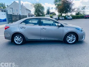 Toyota Corolla Saloon, Diesel, 2016, Beige