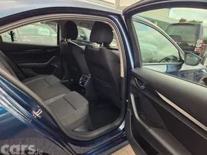 Skoda Octavia Saloon, Petrol Hybrid, 2024, Blue