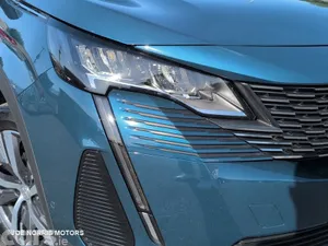 Peugeot 5008 MPV, Diesel, 2023, Blue
