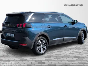 Peugeot 5008 MPV, Diesel, 2023, Blue