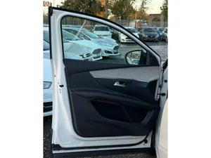 Peugeot 3008 SUV, Diesel, 2017, White