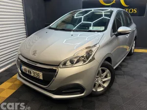 Peugeot 208 Hatchback, Petrol, 2016, Silver