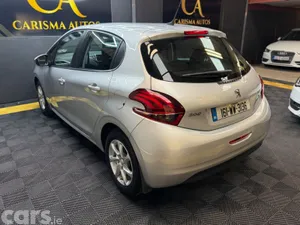 Peugeot 208 Hatchback, Petrol, 2016, Silver
