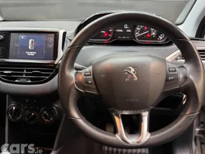 Peugeot 208 Hatchback, Petrol, 2016, Silver