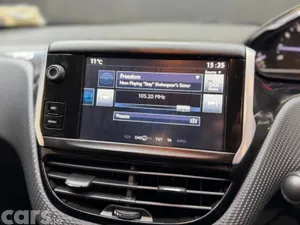 Peugeot 208 Hatchback, Petrol, 2016, Silver