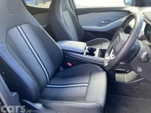 Ford Capri SUV, Electric, 2025, Black