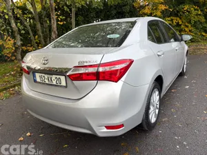 Toyota Corolla Saloon, Diesel, 2015, Silver