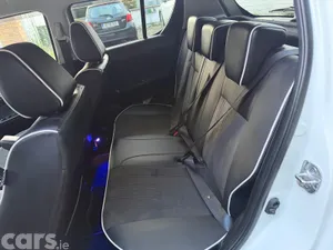 Suzuki Swift Hatchback, Petrol, 2016, White
