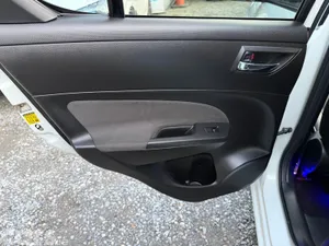 Suzuki Swift Hatchback, Petrol, 2016, White